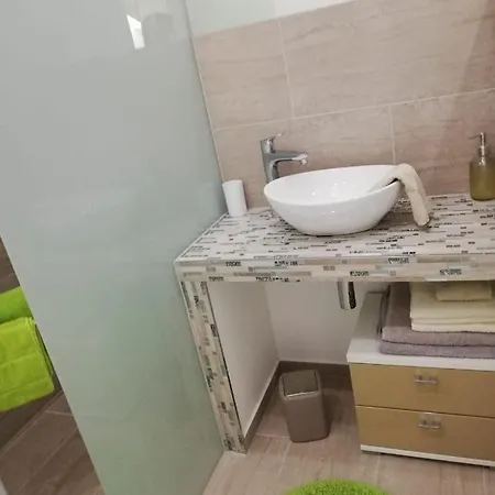 Deluxe Apartment *